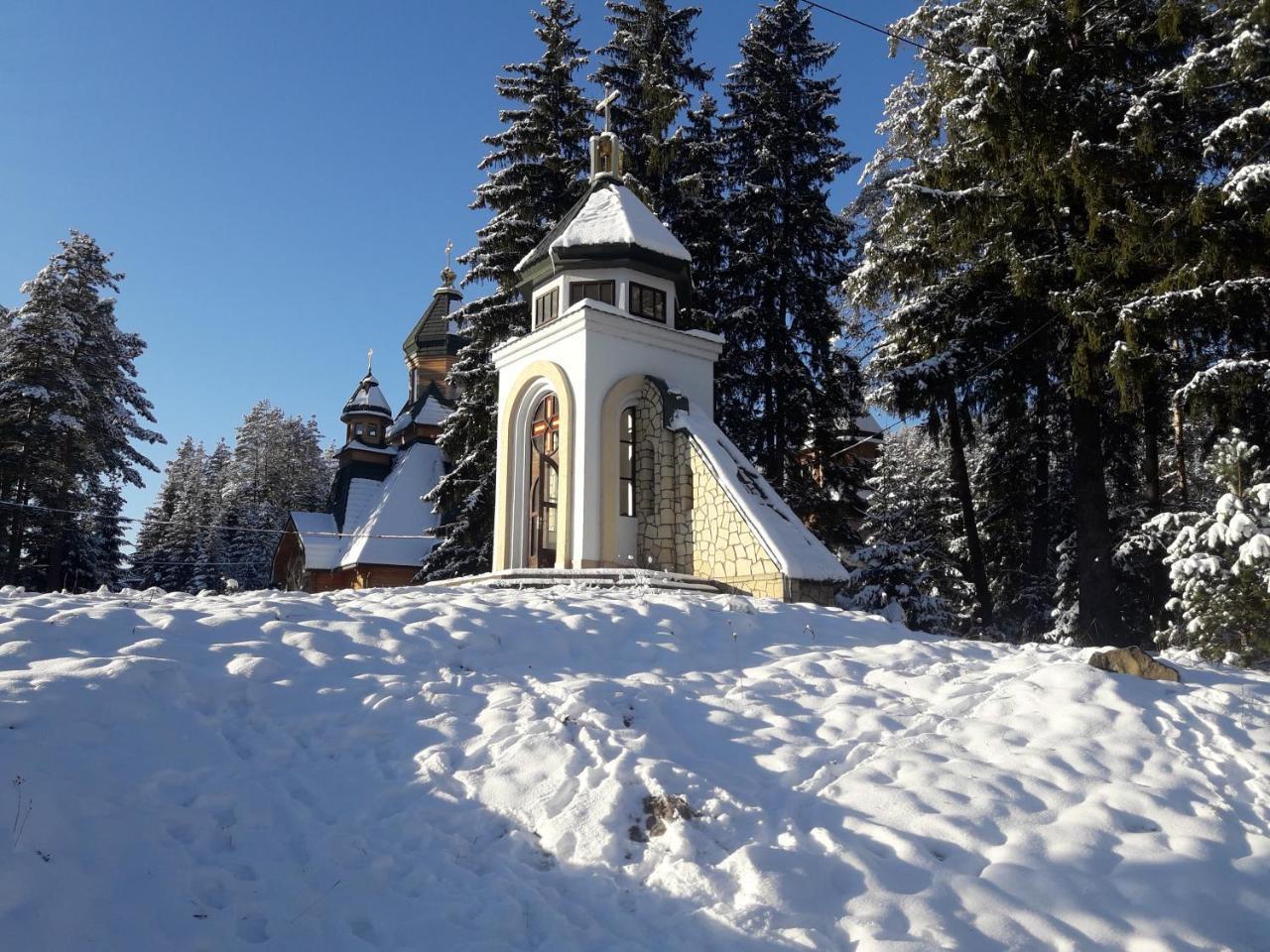 Отель Крым Яремча Экстерьер фото
